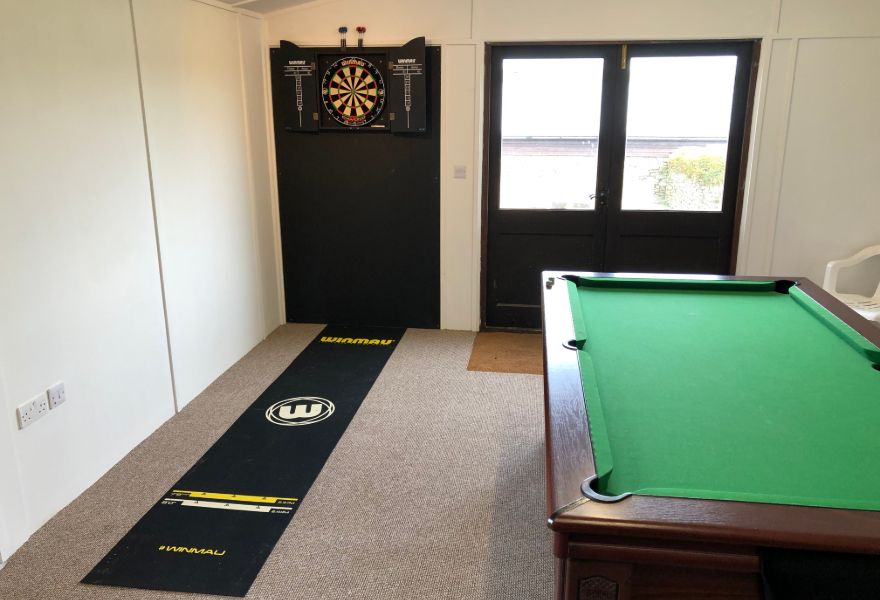 Games Room Snooker and darts