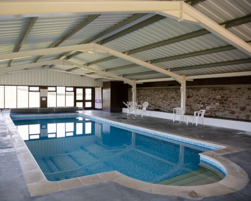 Honeysuckle Cottage Living Room - holiday cottage for 2 in Bude with pool