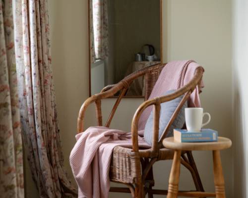 Bluebell Cottage open-plan living area - holiday cottage sleeps 10 in Bude