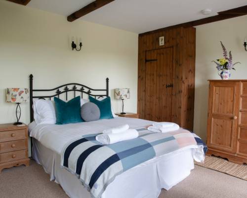 Bluebell Cottage lounge - holiday cottage sleeps 10 in Bude