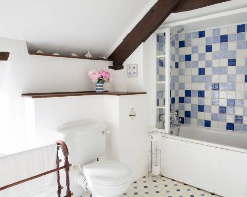 Bluebell Cottage open-plan living area - holiday cottage sleeps 10 in Bude