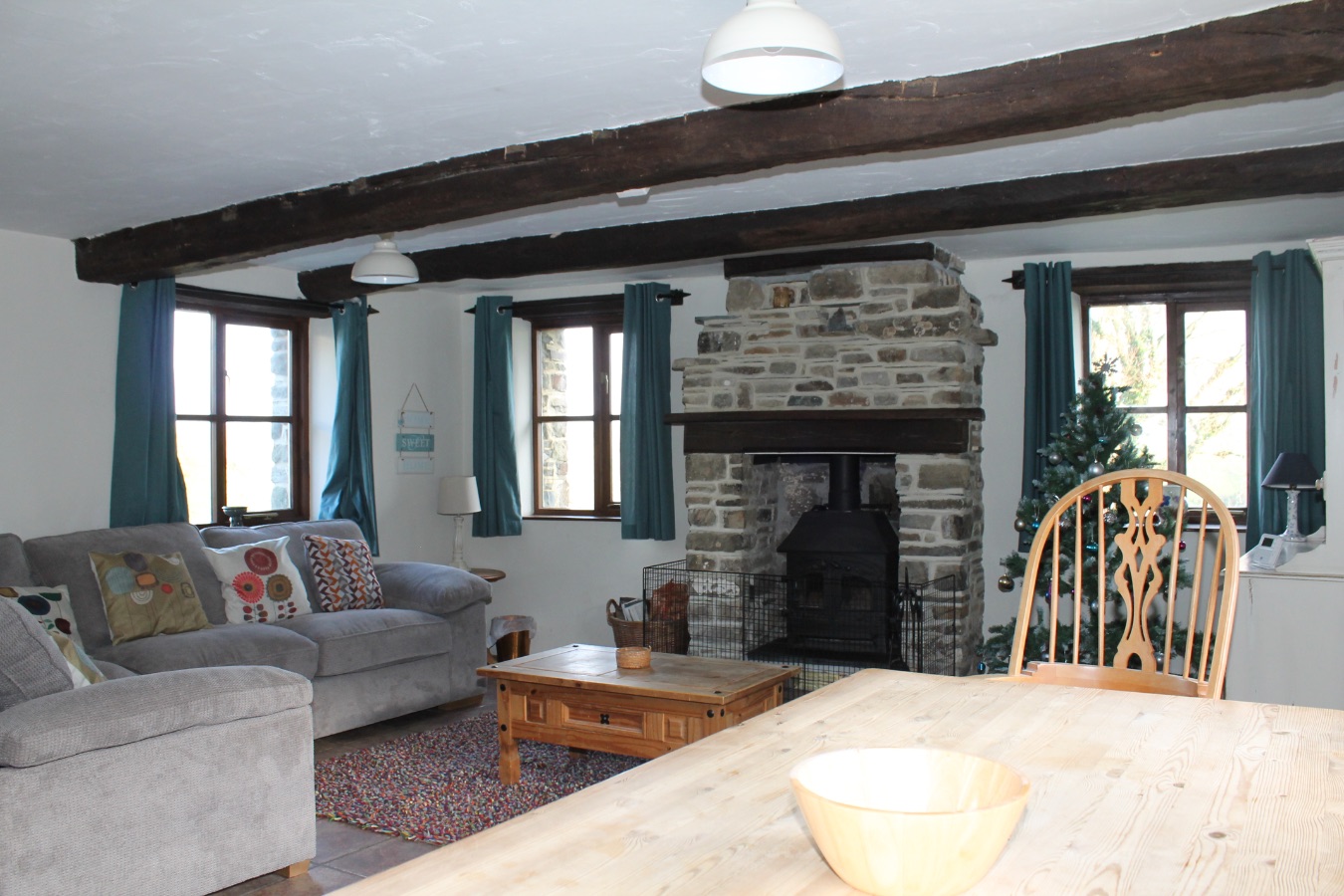 Bluebell Cottage double bedroom - holiday cottage sleeps 10 in Bude