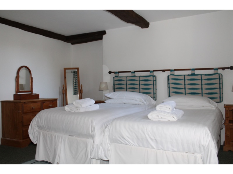 Bluebell Cottage double bedroom - holiday cottage sleeps 10 in Bude